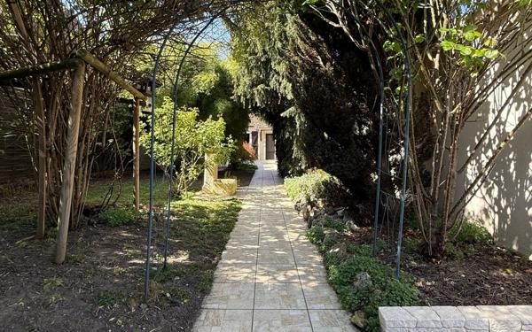 Maison à vendre    4 pièces • 85 m2 Le Blanc-Mesnil