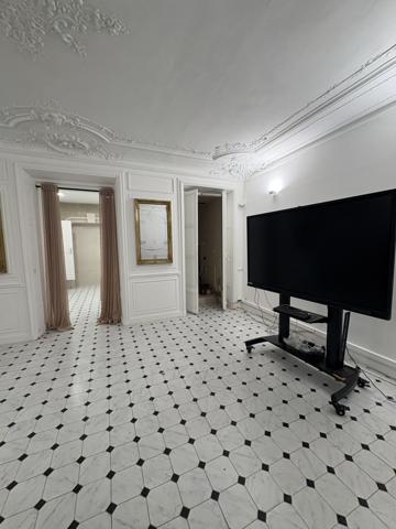 Marseille (13006) À LOUER – Local en sousplex de 112 m² – Cours Pierre-Puget, Marseille 6ème