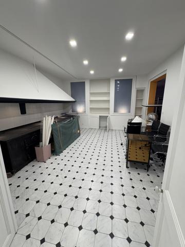 Marseille (13006) À LOUER – Local en sousplex de 112 m² – Cours Pierre-Puget, Marseille 6ème