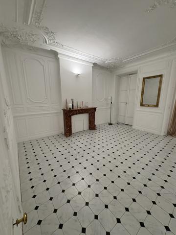 Marseille (13006) À LOUER – Local en sousplex de 112 m² – Cours Pierre-Puget, Marseille 6ème