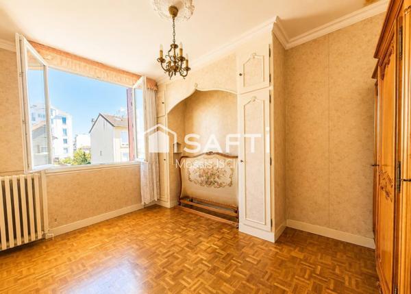 Maison de 243m2  avec 8 boxes à vendre sur Alfortville