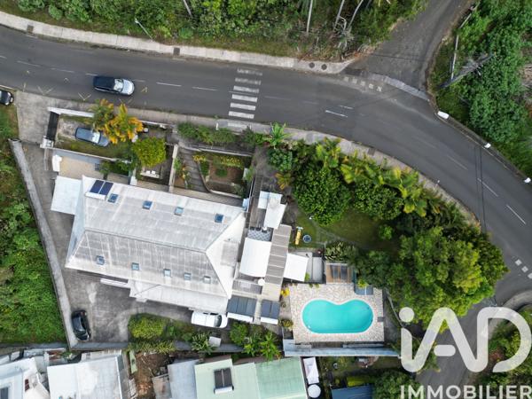 Maison à vendre 14 pièces 276 m² Le Tampon