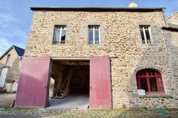 Immeuble à DOL-DE-BRETAGNE, 35120 - 130m²