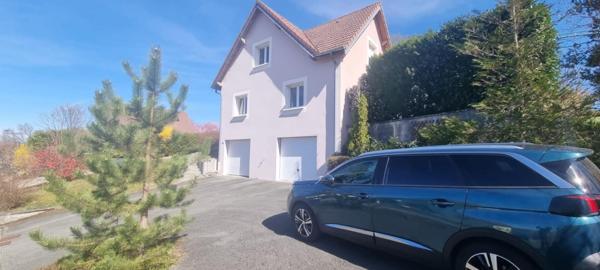 GRANDE MAISON LUMINEUSE - DPE : C -  5 CHAMBRES - Environ13 ares