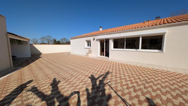 Maison  6 pièce(s)  4 chambre(s)  181 m²