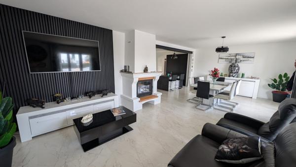 Maison  6 pièce(s)  4 chambre(s)  181 m²