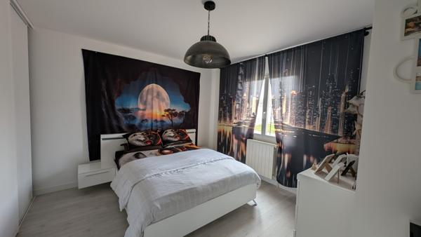 Maison  6 pièce(s)  4 chambre(s)  181 m²