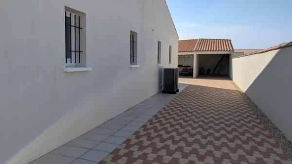 Maison  6 pièce(s)  4 chambre(s)  181 m²