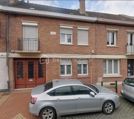 🏡 COURRIÈRES – En plein cœur du centre-ville

Découvrez cette spacieuse maison familiale de 131 m² habitables, bâtie sur un terrain de 284 m², idéalement située à proximité immédiate des commerces, écoles et commodités.

Elle se compose de :

Un vaste salon/séjour avec cheminée,
Une cuisine,
Un WC indépendant,
4 chambres 15/17.5/10/10,
Une salle de bains,
Un grenier aménageable de 22 m² offrant de nombreuses possibilités d'agrandissement,
Une cave de 24 m²,
Un jardin agréable,
Un garage.

Chauffage au gaz.

✨ Un bien au fort potentiel, parfait pour une famille à la recherche d'espace et d'un emplacement privilégié. Quelques travaux de modernisation permettront de révéler tout le charme de cette maison.

📍 Son emplacement central vous garantit une vie quotidienne pratique et confortable, avec toutes les commodités accessibles à pied.

📞 Pour obtenir davantage d'informations ou organiser une visite, contactez Sébastien Cardon, à qui nous avons confié la vente de notre habitation.

Bientôt : Visite virtuelle sur demande

🔎 Propriétaires, je recherche activement des maisons et appartements sur le secteur pour répondre à la demande de ma clientèle.