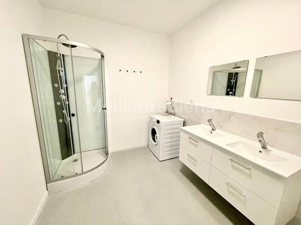 une chambre à louer en co location à 3 Le Mans hyper centre possibilité parking