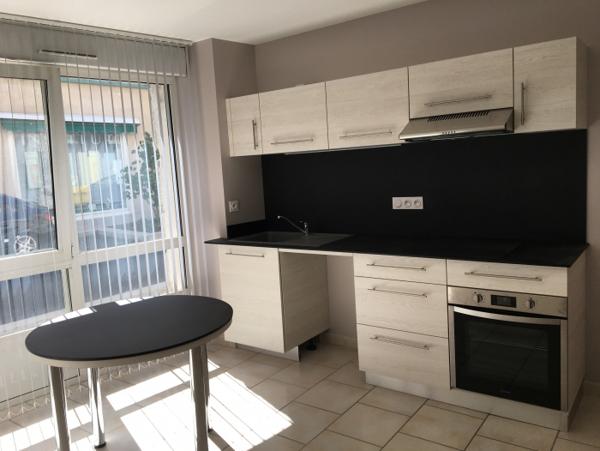 Location Appartement 2 pièces Yssingeaux (43200) - centre-ville