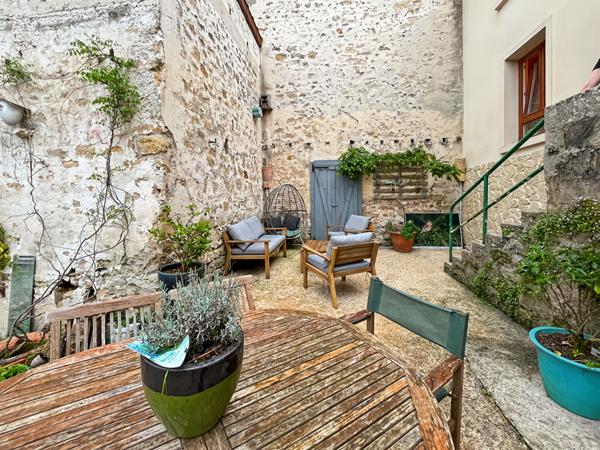 Maison de ville avec jardin et cave Oinville sur montcient