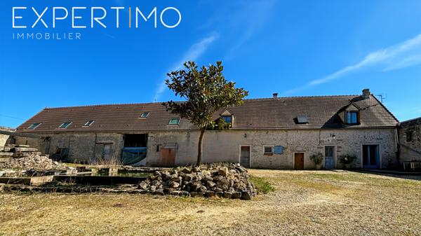 À VENDRE : Corp de ferme 230 m² habitable (possibilité d'agrandissement), 380 m² de granges et hangar 150 m²
