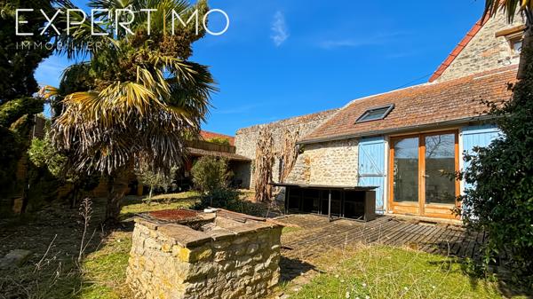 À VENDRE : Corp de ferme 230 m² habitable (possibilité d'agrandissement), 380 m² de granges et hangar 150 m²