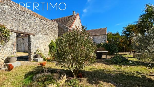 À VENDRE : Corp de ferme 230 m² habitable (possibilité d'agrandissement), 380 m² de granges et hangar 150 m²