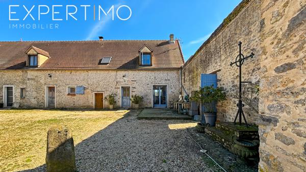 À VENDRE : Corp de ferme 230 m² habitable (possibilité d'agrandissement), 380 m² de granges et hangar 150 m²