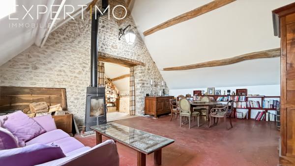 À VENDRE : Corp de ferme 230 m² habitable (possibilité d'agrandissement), 380 m² de granges et hangar 150 m²