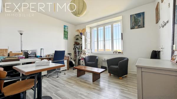 À VENDRE : Corp de ferme 230 m² habitable (possibilité d'agrandissement), 380 m² de granges et hangar 150 m²