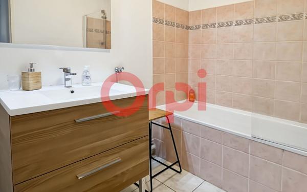 Appartement à vendre    3 pièces • 60,95 m2 Venelles