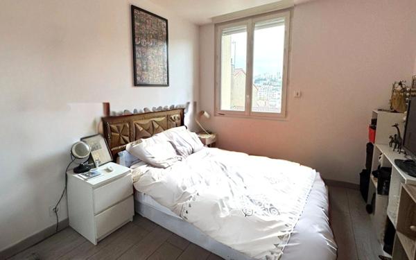 Appartement à louer    2 pièces • 62 m2 Saint-Étienne