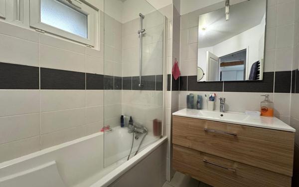 Appartement à louer    2 pièces • 62 m2 Saint-Étienne