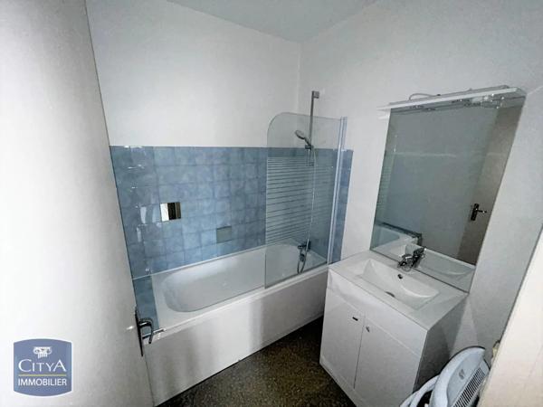 Appartement à louer 1 pièce 30.56m² Cholet (49300)