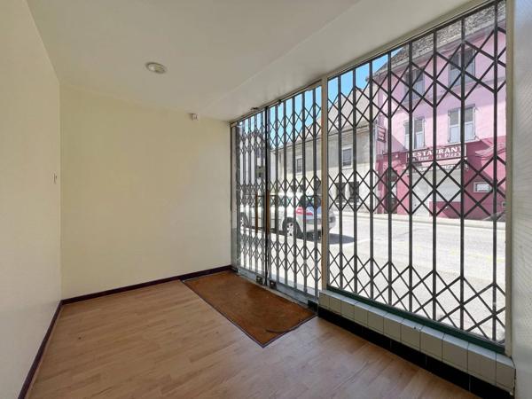 LE PONT DE BEAUVOISIN - LOCAL 70 m²