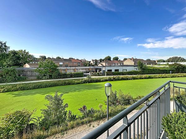 A louer Meublé , Marcq En Baroeul Saint Vincent , splendide Appartement meublé de 130 m2, 3 chambres, 2 salles de bains, terrasses, double parking, cave Marcq en baroeul