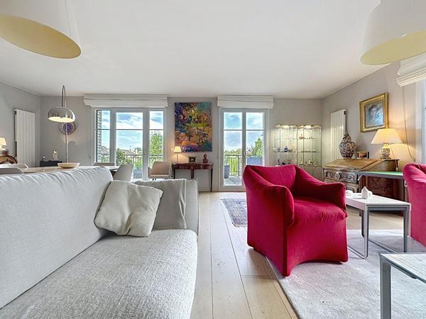 A louer Meublé , Marcq En Baroeul Saint Vincent , splendide Appartement meublé de 130 m2, 3 chambres, 2 salles de bains, terrasses, double parking, cave Marcq en baroeul