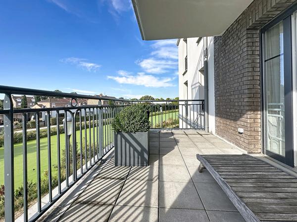 A louer Meublé , Marcq En Baroeul Saint Vincent , splendide Appartement meublé de 130 m2, 3 chambres, 2 salles de bains, terrasses, double parking, cave Marcq en baroeul