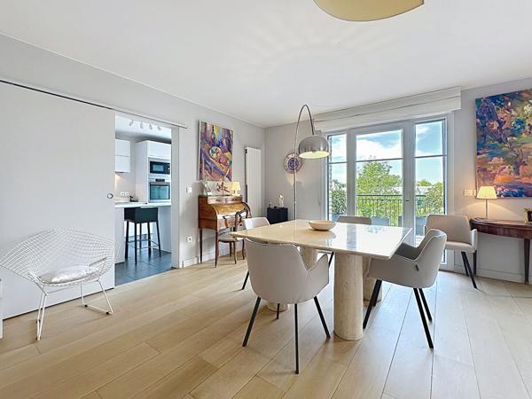 A louer Meublé , Marcq En Baroeul Saint Vincent , splendide Appartement meublé de 130 m2, 3 chambres, 2 salles de bains, terrasses, double parking, cave Marcq en baroeul