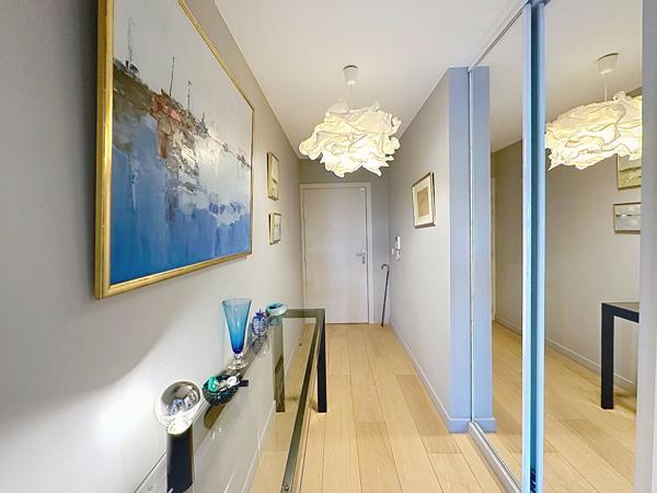 A louer Meublé , Marcq En Baroeul Saint Vincent , splendide Appartement meublé de 130 m2, 3 chambres, 2 salles de bains, terrasses, double parking, cave Marcq en baroeul