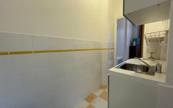 Appartement à vendre    1 pièce • 26 m2 Paris 20