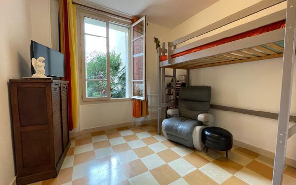 Appartement à vendre    1 pièce • 26 m2 Paris 20