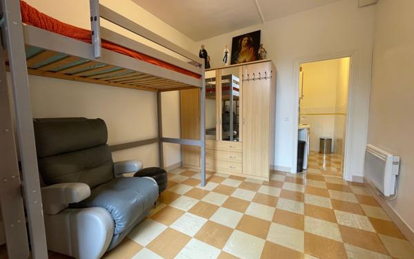 Appartement à vendre    1 pièce • 26 m2 Paris 20