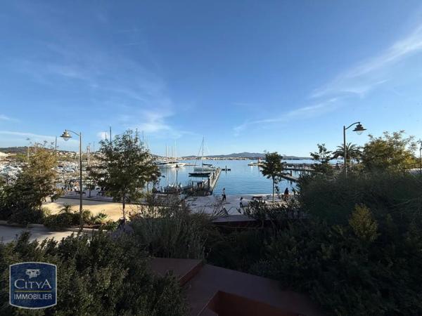 Appartement à louer 2 pièces 35.3m² Sanary-sur-Mer (83110)