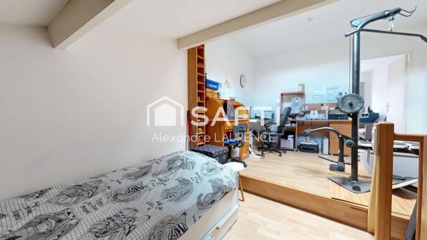 Immeuble 150 m2 avec local commercial