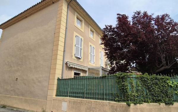 Vente Maison Avec véranda - cour et grenier à rafraîchir Homps   