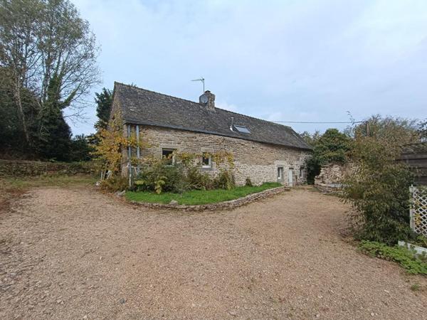 29690 Berrien longère 3 chambres terrain de 1600 m² Garage