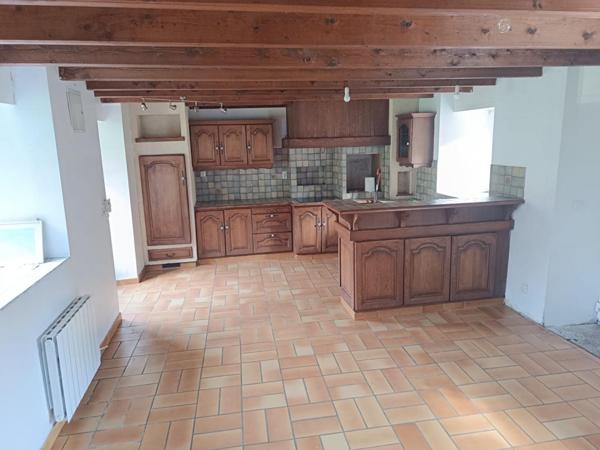 29690 Berrien longère 3 chambres terrain de 1600 m² Garage