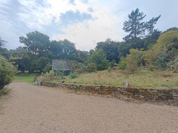 29690 Berrien longère 3 chambres terrain de 1600 m² Garage