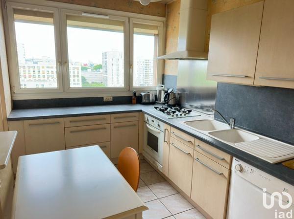 Appartement 4 pièces de 73 m² à Villeneuve-la-Garenne (92390)