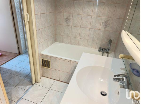 Appartement 4 pièces de 73 m² à Villeneuve-la-Garenne (92390)