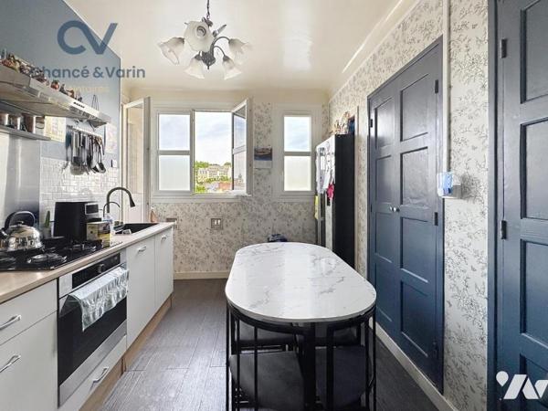LISIEUX Gare Appartement de 106m², situé au 3ème étage Vendu LOUÉ