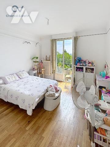 LISIEUX Gare Appartement de 106m², situé au 3ème étage Vendu LOUÉ