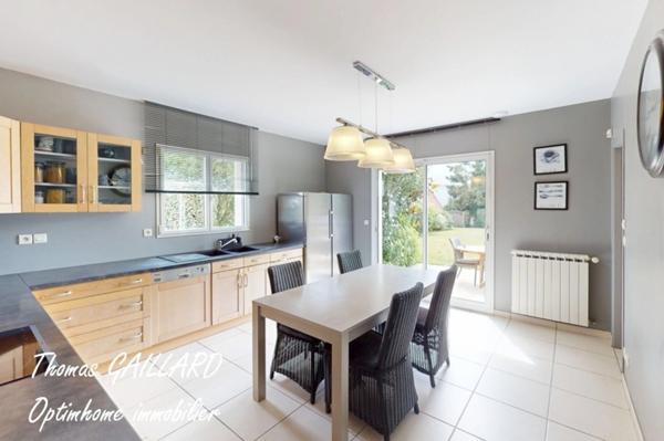 Maison contemporaine Le Neubourg - 7 pièces - 188 m2 hab -1302 m2 de terrain