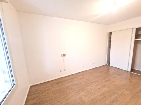 Lyon (69007) T3 complètement rafraichi + cave et garage + balcon - DISPONIBLE !