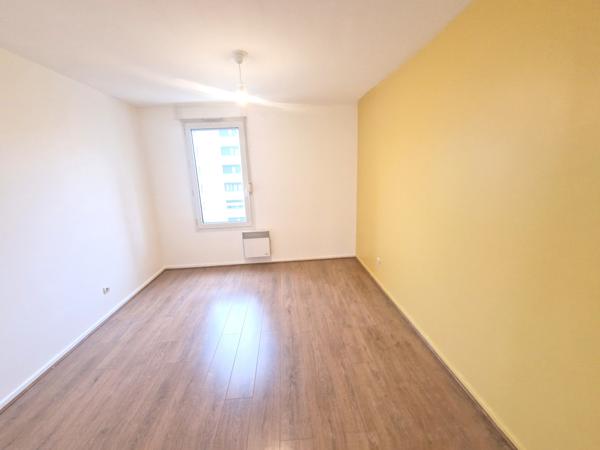 Lyon (69007) T3 complètement rafraichi + cave et garage + balcon - DISPONIBLE !