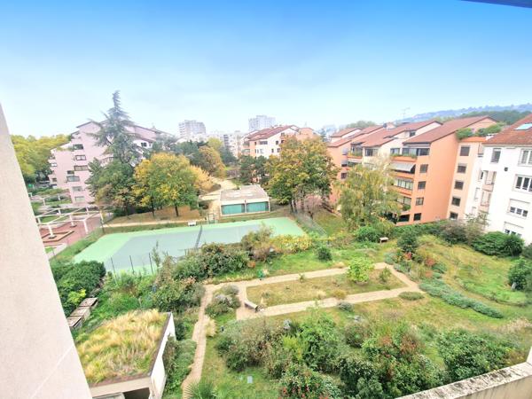 Lyon (69007) T3 complètement rafraichi + cave et garage + balcon - DISPONIBLE !