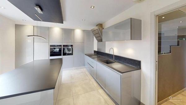 ELEGANTE MAISON CONTEMPORAINE DE 165 M²